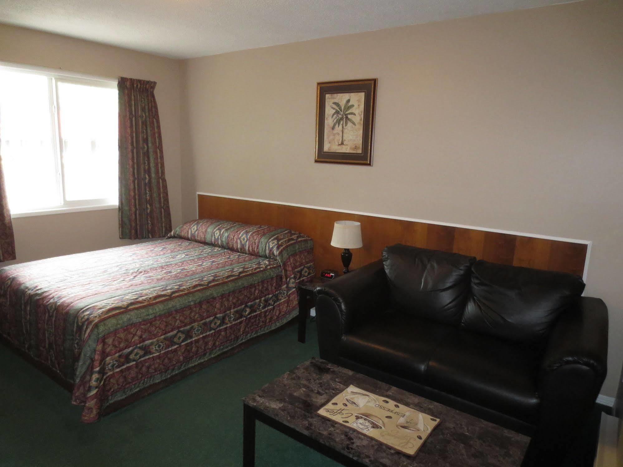 Overlander Motel Chase Zewnętrze zdjęcie