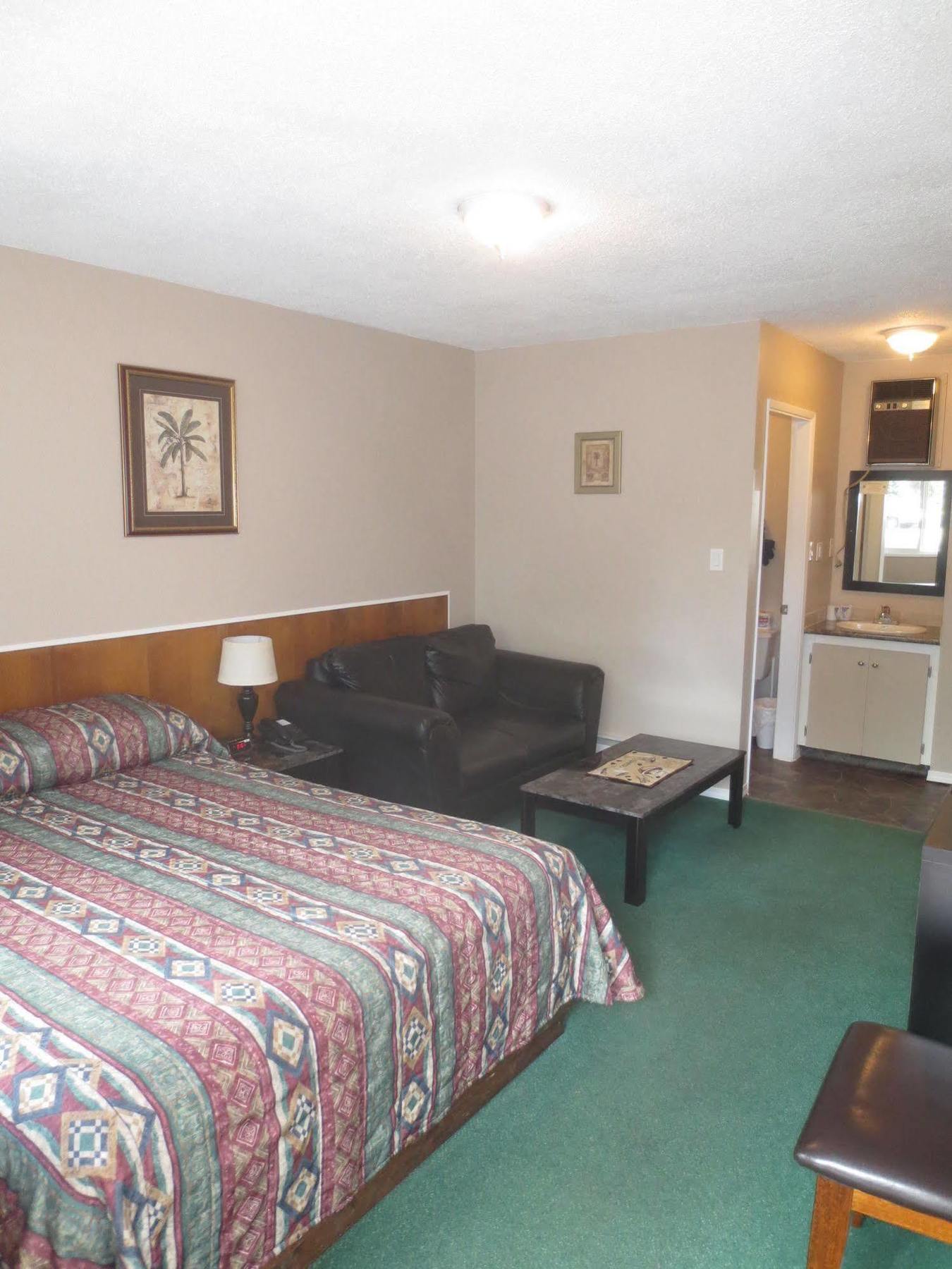 Overlander Motel Chase Zewnętrze zdjęcie