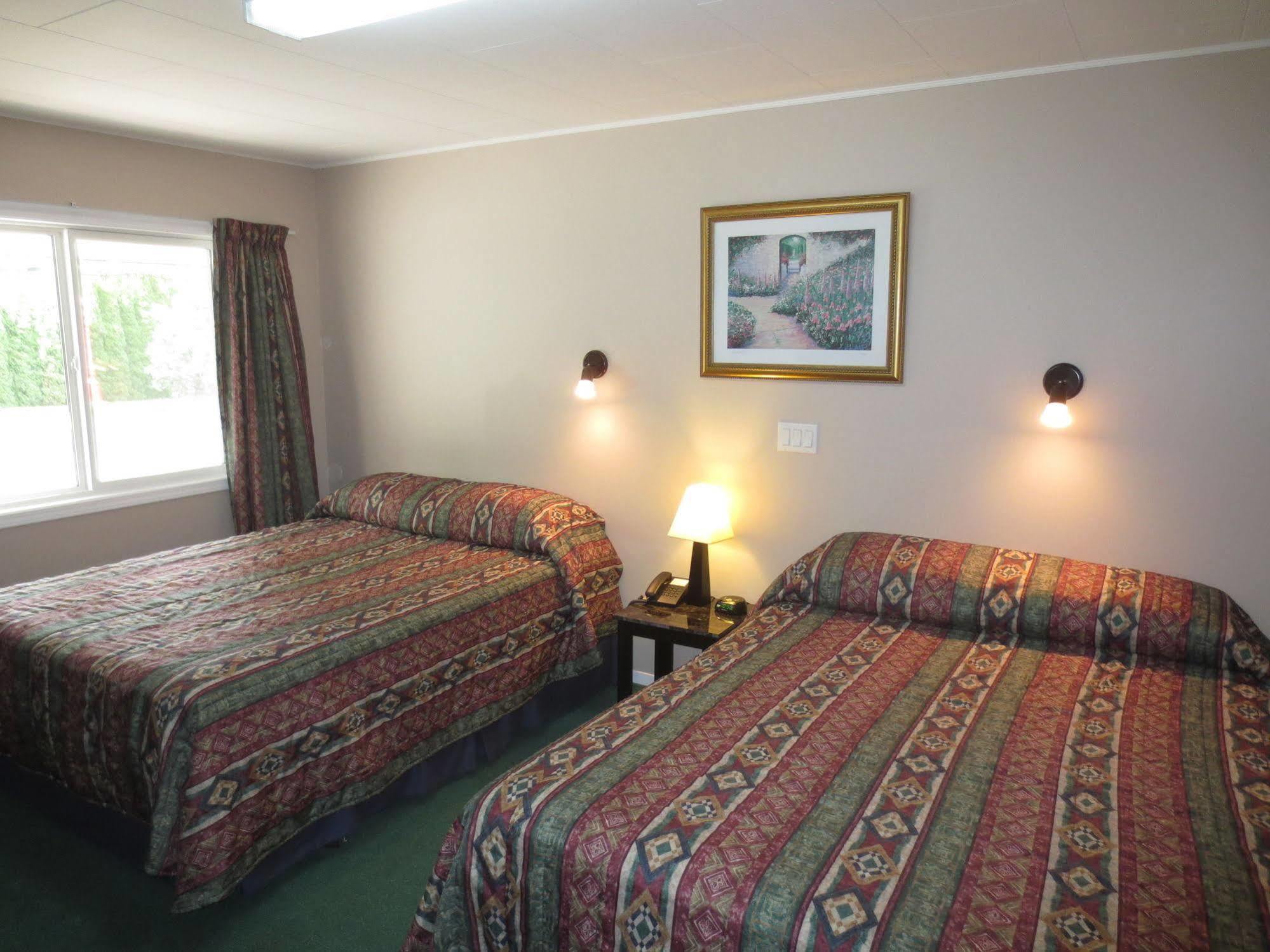 Overlander Motel Chase Zewnętrze zdjęcie
